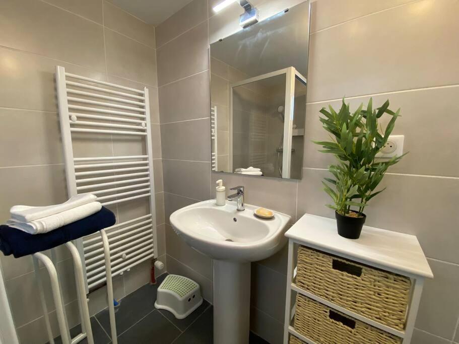 Maison De Charme - 4 Chambres - Courette & Parking Gratuit Amiens Exterior photo